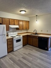 207 Terrace Ave in La Grande, OR - Building Photo - Building Photo