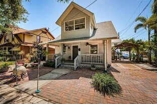 833 1st St NE in St. Petersburg, FL - Building Photo