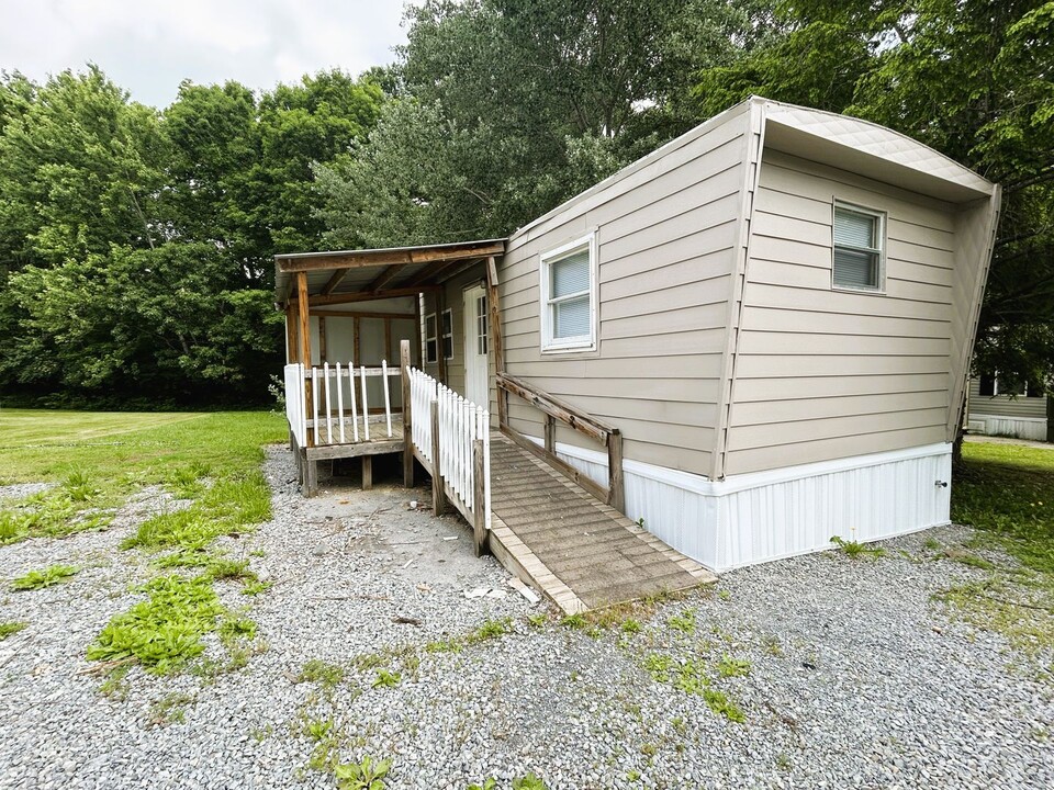 14532 Rainbow Rd in Bristol, VA - Building Photo