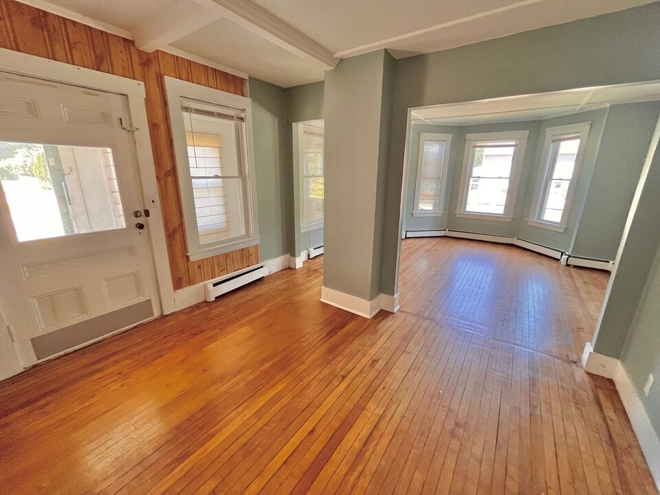 41 Rollins Rd in Rollinsford, NH - Building Photo