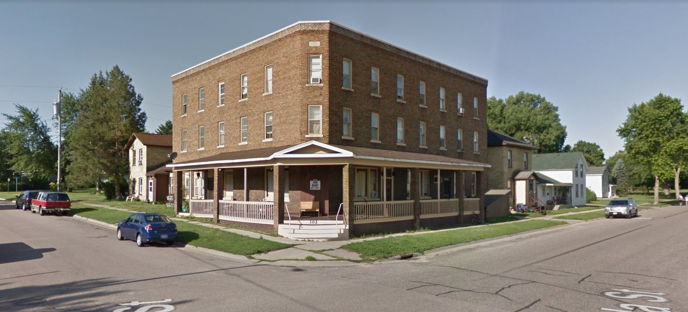 304 W Oneida St in Portage, WI - Building Photo