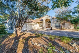 6901 Bright Star Ln in Austin, TX - Building Photo