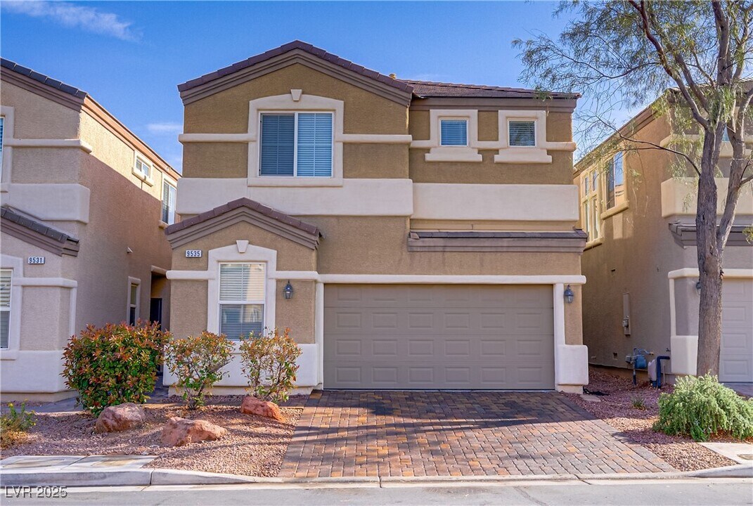9535 Stills Way in Las Vegas, NV - Foto de edificio