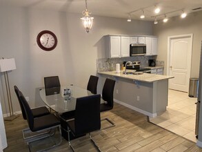 1737 Royal Ridge Dr in Davenport, FL - Building Photo - Building Photo