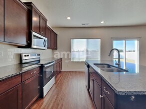 5043 W Milliron Dr in Meridian, ID - Foto de edificio - Building Photo