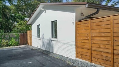 1119 W Las Olas Blvd in Fort Lauderdale, FL - Building Photo - Building Photo