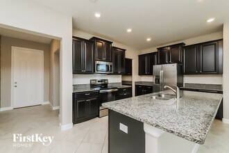 9924 Victory Gallop Loop in Ruskin, FL - Building Photo - Building Photo