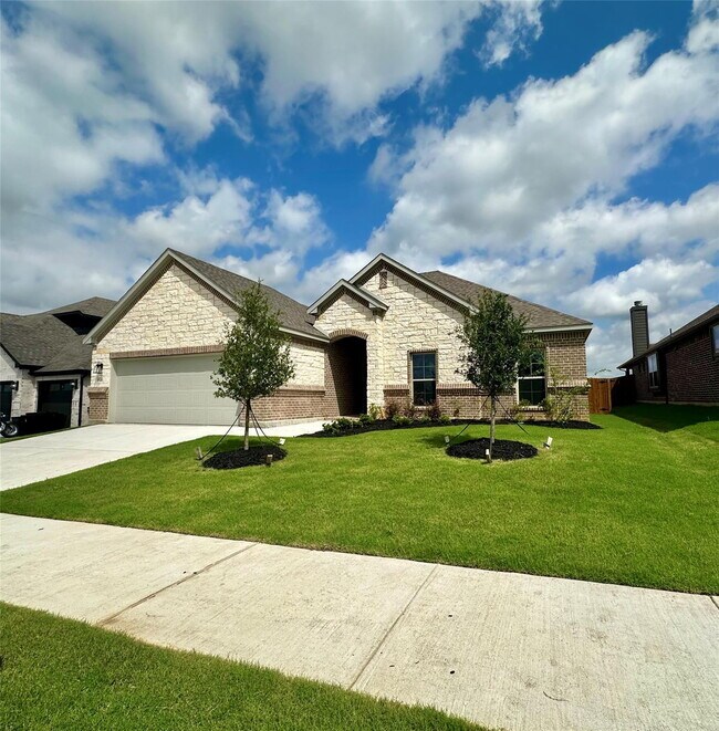 1910 Lake Tahoe Ln in Cleburne, TX - Building Photo - Building Photo