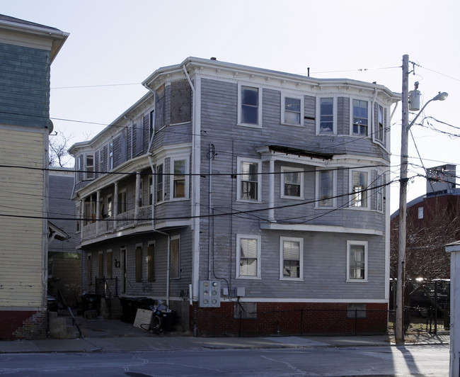 8 Gesler St in Providence, RI - Foto de edificio - Building Photo