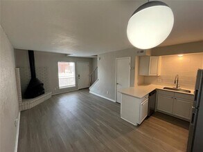 401 NW 24th St in Oklahoma City, OK - Foto de edificio - Building Photo