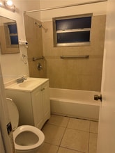6960 NW 6th Ct in Miami, FL - Foto de edificio - Building Photo