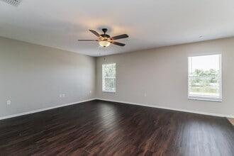 1729 Strathmore Cir in Mount Dora, FL - Building Photo - Building Photo