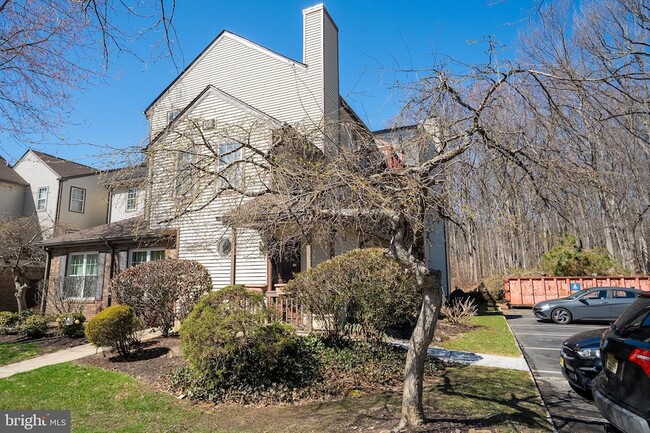 6202 Cedar Ct in Monmouth Junction, NJ - Foto de edificio - Building Photo