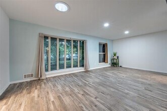 8327 Coolgreene Dr in Dallas, TX - Building Photo - Building Photo