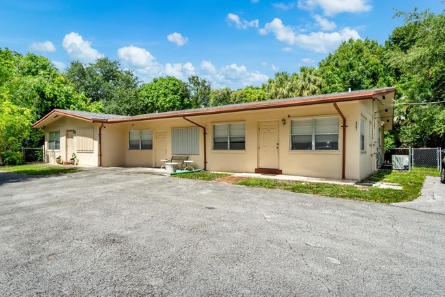 4591 Purdy Ln in West Palm Beach, FL - Building Photo - Building Photo