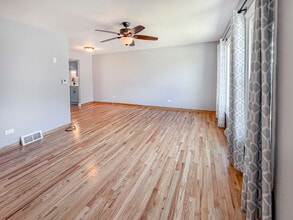 213 Lafayette St in Wood Dale, IL - Building Photo - Building Photo