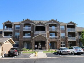 7440 S Blackhawk St in Englewood, CO - Building Photo - Building Photo
