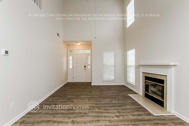 16034 Farmall Dr in Huntersville, NC - Building Photo - Building Photo