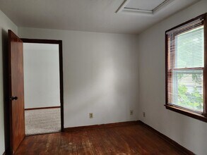 418 Sherry St-Unit -UNIT6 in Neenah, WI - Foto de edificio - Building Photo