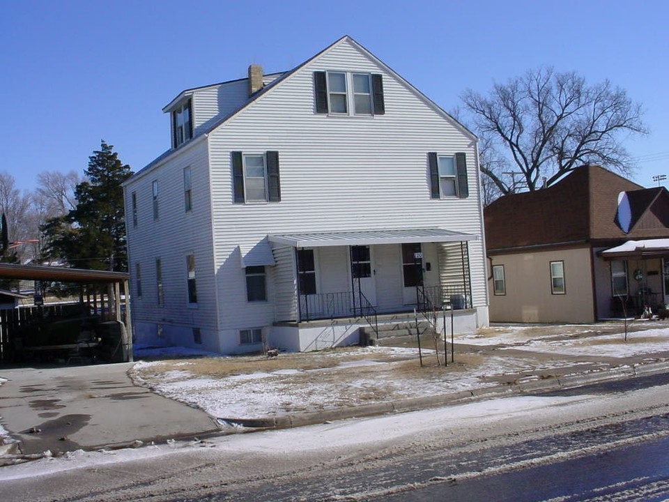 120 S Taylor Rd in Pratt, KS - Building Photo