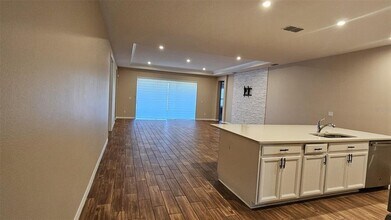 3448 Current Ave in Oakland, FL - Building Photo - Building Photo