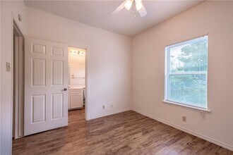 2414 Longview St in Austin, TX - Building Photo - Building Photo