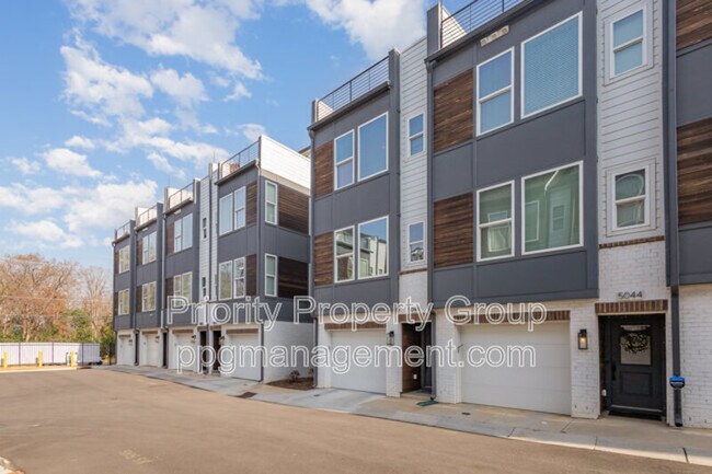 5048 York Park Ln in Charlotte, NC - Building Photo - Building Photo