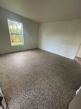 1241 SW 4th St in Homestead, FL - Foto de edificio - Building Photo