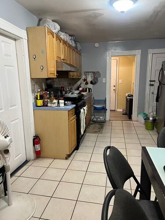 10 Faxon Rd in Quincy, MA - Building Photo