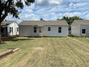 1408 S 15th St in Chickasha, OK - Building Photo - Building Photo