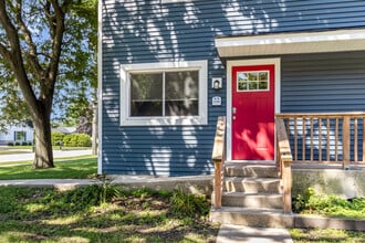 533 Misty Meadow Blvd in Hartford, WI - Building Photo - Building Photo