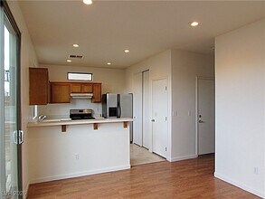 4834 Villa Pescara St in Las Vegas, NV - Foto de edificio - Building Photo