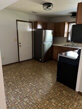 1320 E Pearl St in Sioux Falls, SD - Foto de edificio - Building Photo