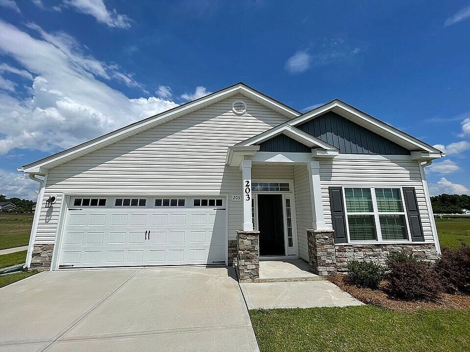 203 Mineral Springs Ln in Fuquay Varina, NC - Building Photo
