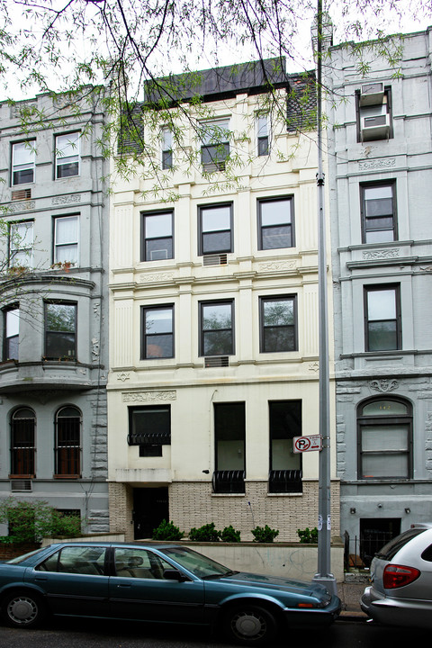 140 W 87th St in New York, NY - Building Photo