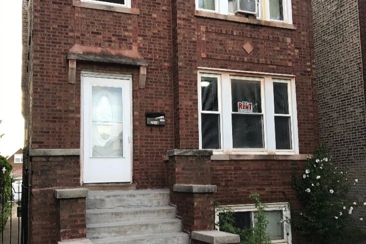 2246 N Leamington Ave in Chicago, IL - Building Photo