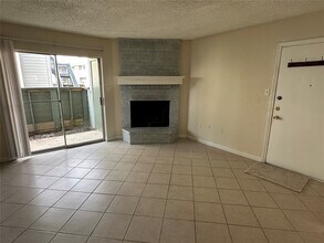 260 El Dorado Blvd in Webster, TX - Foto de edificio - Building Photo