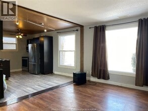 8691 Darlington Crescent in Windsor, ON - Building Photo - Building Photo