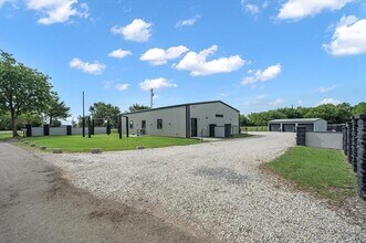 4846 Co Rd 3408 in Lone Oak, TX - Foto de edificio - Building Photo