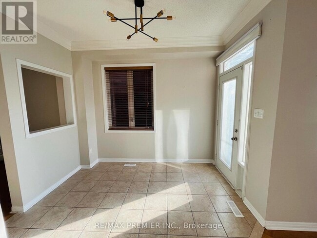 111 Catalpa Cres in Vaughan, ON - Building Photo - Building Photo