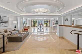701 Ocean Ave in Santa Monica, CA - Building Photo - Building Photo