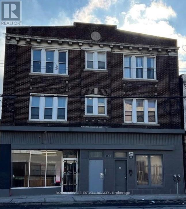 1052 Barton St E in Hamilton, ON - Building Photo - Building Photo