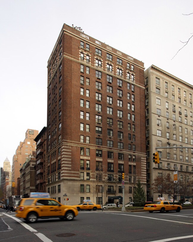 620 Park Ave in New York, NY - Building Photo - Building Photo