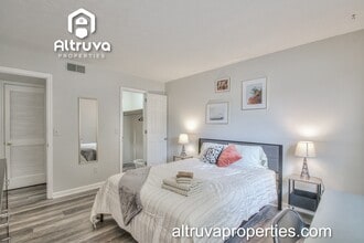 2258 Lebanon Pike, Unit Maplecrest Court B in Nashville, TN - Building Photo - Building Photo