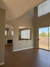 7600 Vista Hills Dr in Las Vegas, NV - Building Photo - Building Photo