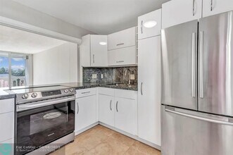 3199 S Ocean Dr in Hallandale Beach, FL - Building Photo - Building Photo