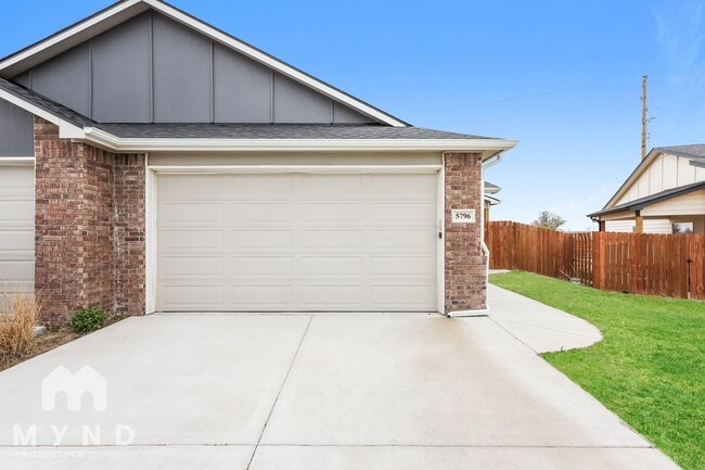 property at 5784 E Bristol Cir