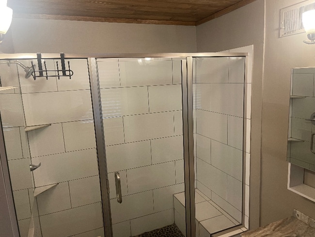 3381 Walnut Grove Rd in Memphis, TN - Building Photo - Building Photo