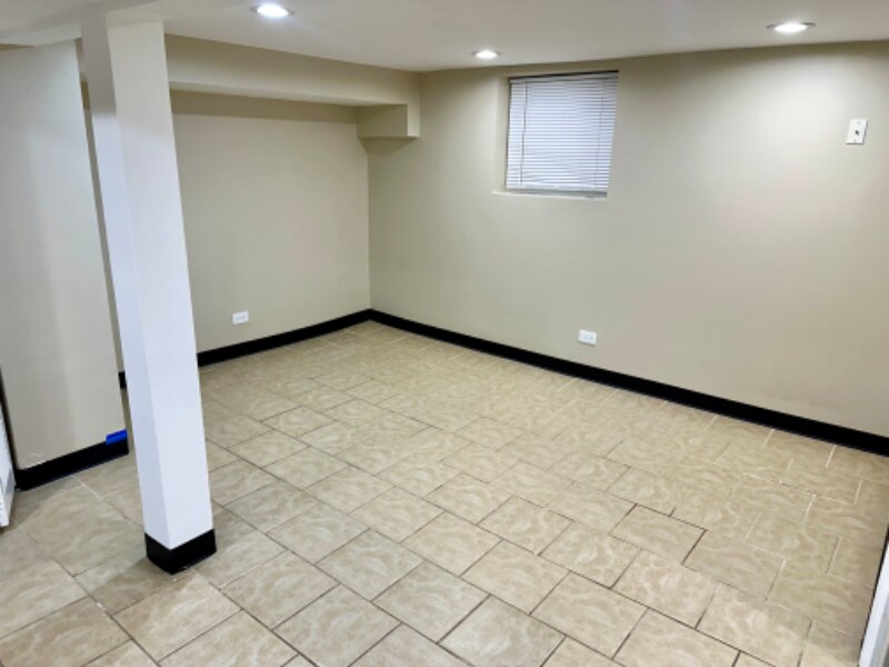5204 N Ludlam Ave-Unit -G in Chicago, IL - Building Photo