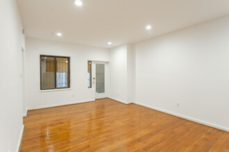 1035 Spruce St, Unit 106 in Philadelphia, PA - Building Photo - Building Photo